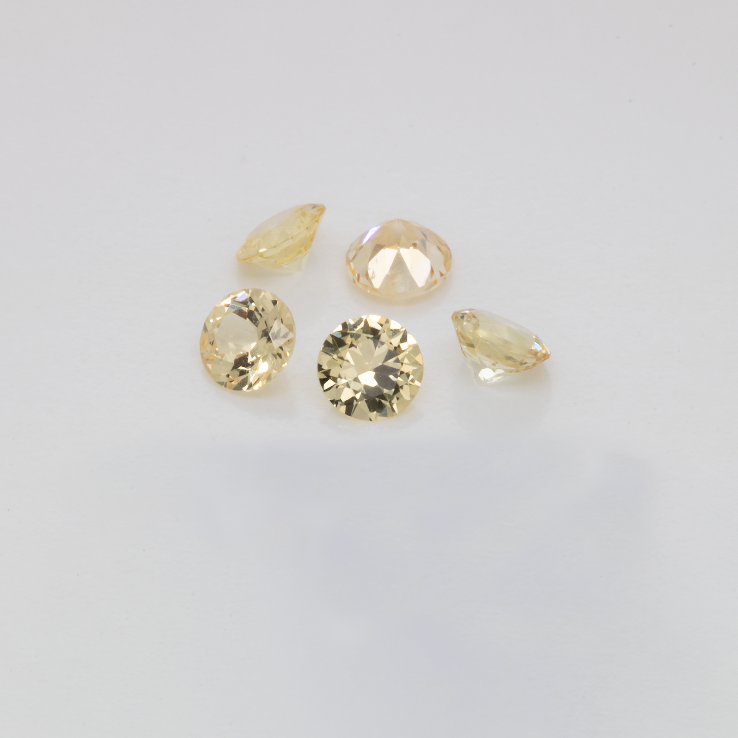 Saphir - gelb, rund, 3x3 mm, 0.11-0.15 cts, Nr. XSR11230