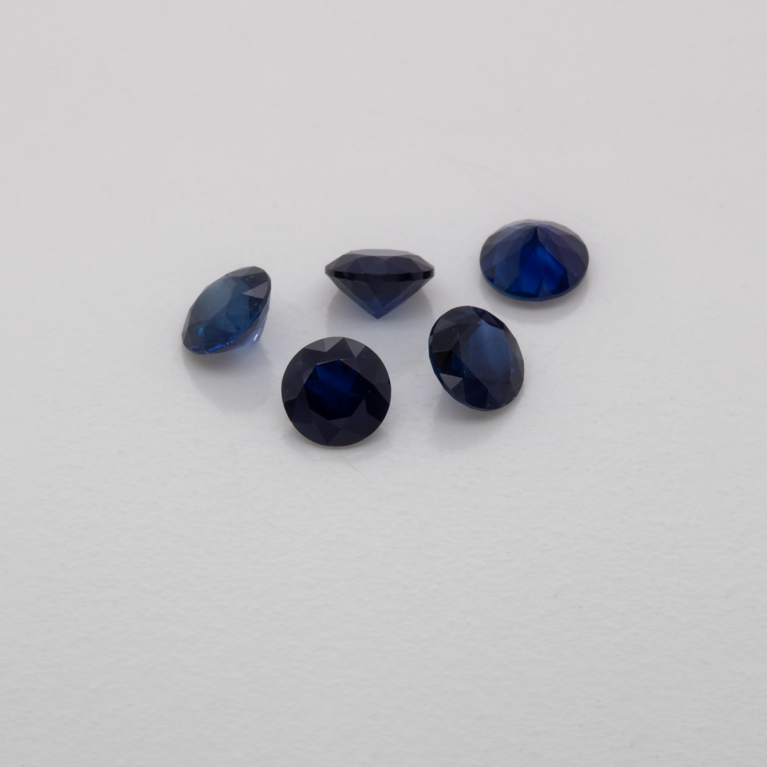 Saphir - blau, rund, 3x3 mm, 0.11-0.14 cts, Nr. XSR11232