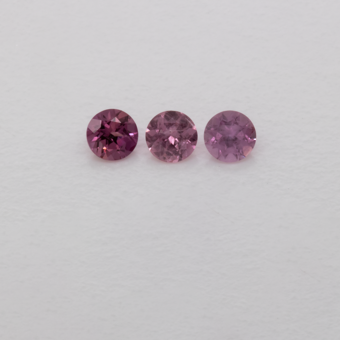 Saphir im Set - rot, rund, 2x2 mm, 0.12 cts, Nr. XSR11243