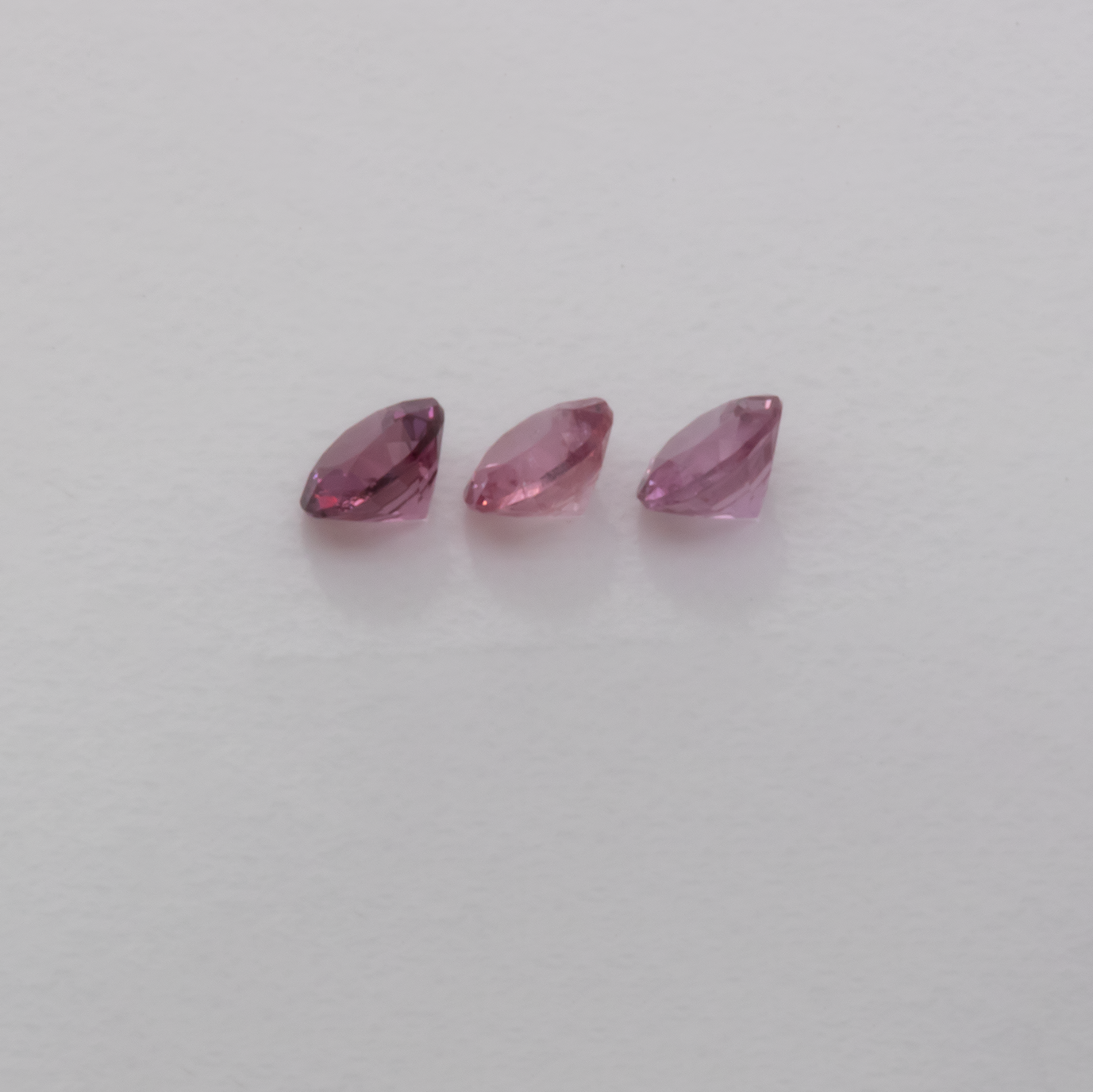 Saphir im Set - rot, rund, 2x2 mm, 0.12 cts, Nr. XSR11243
